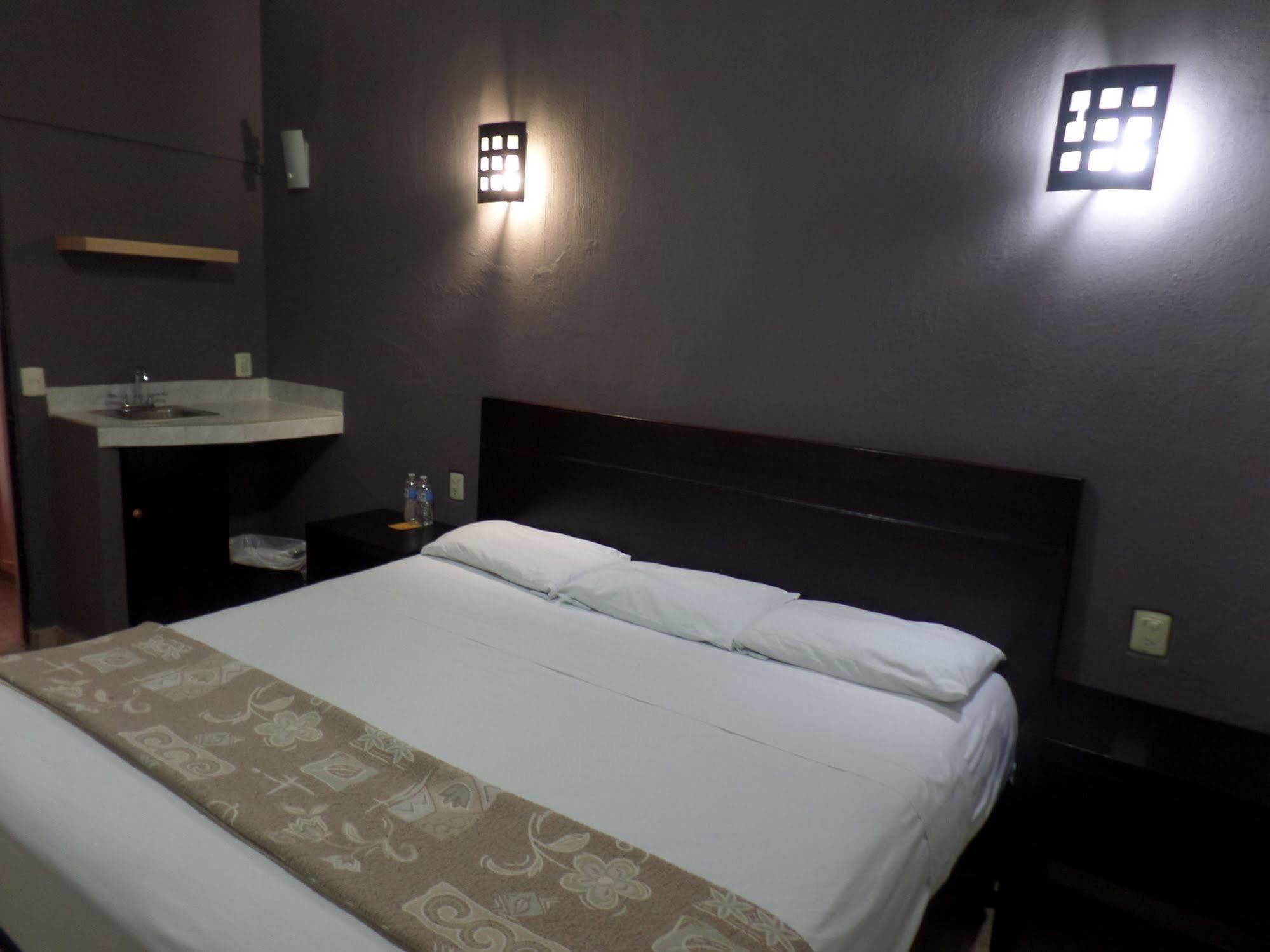 Uke Inn Hotel & Suites Xamaipak Tuxtla Gutiérrez Zewnętrze zdjęcie